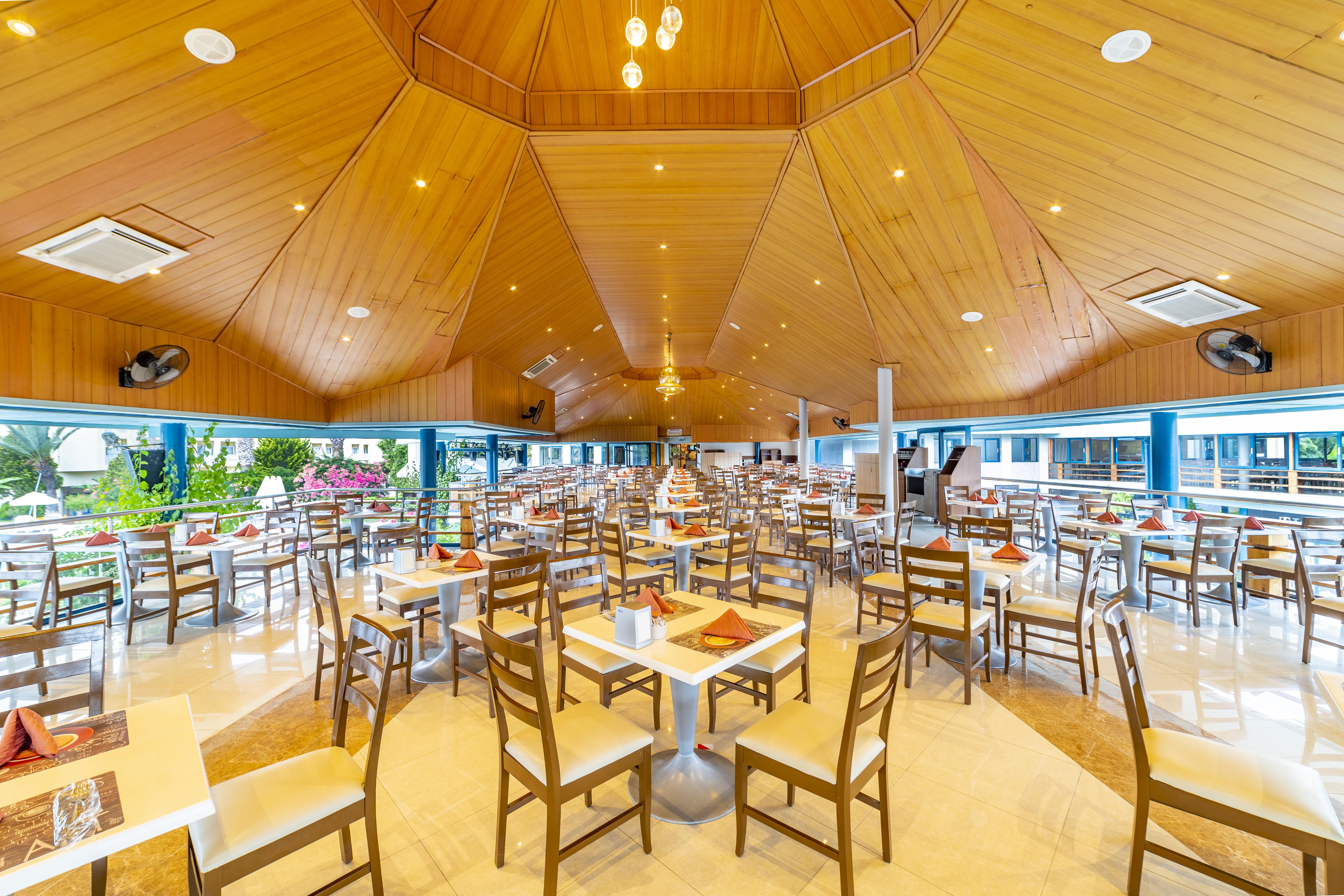Queen'S Park Le Jardin Kemer Luaran gambar