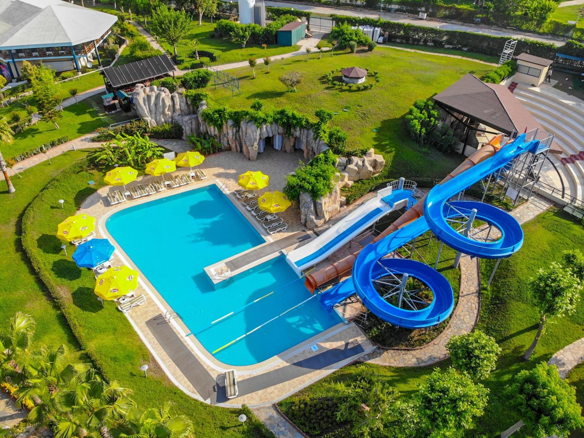 Queen'S Park Le Jardin Kemer Luaran gambar