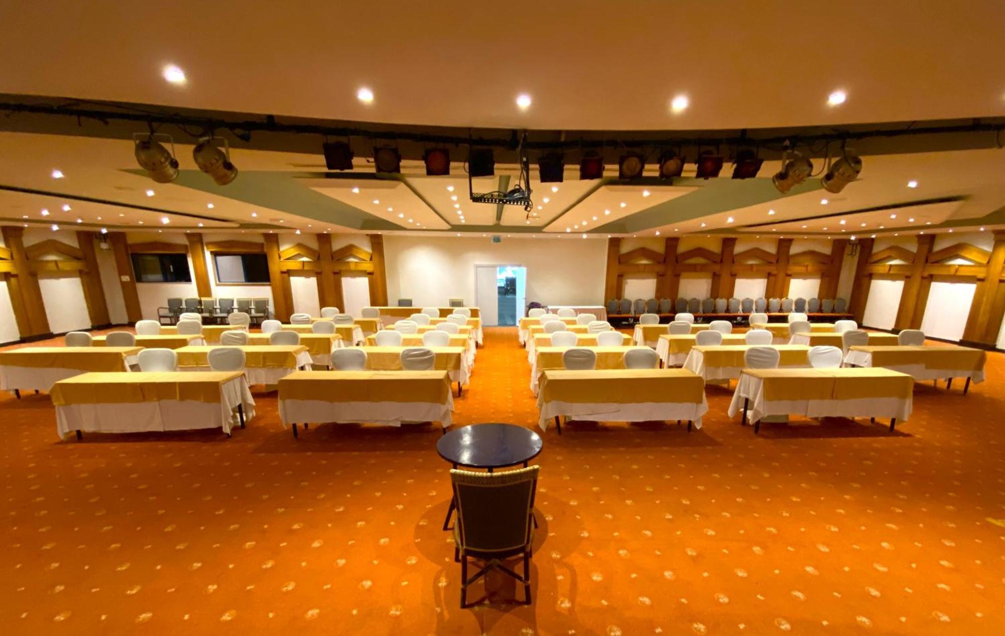 Queen'S Park Le Jardin Kemer Luaran gambar